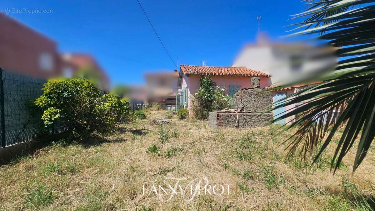 Saint-Cyprien - Maison à rénover sur beau terrain avec de multiples possibilités - photo 3