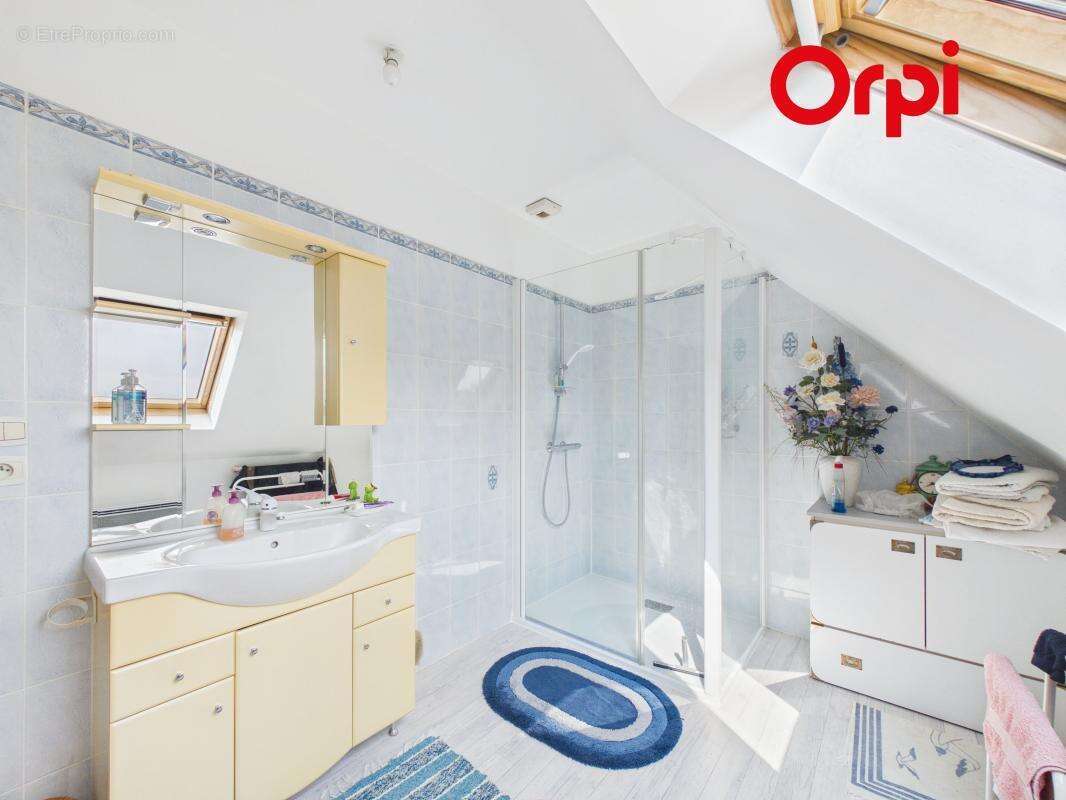 Maison 5 chambres à deux pas des commodités - photo 17