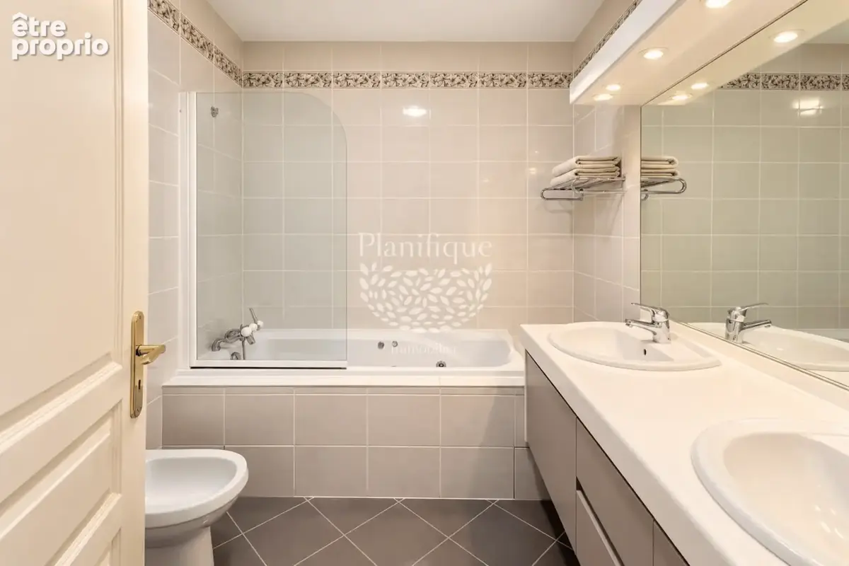 DIVONNE-LES-BAINS   Duplex de Type 8 avec jardin privatif de 500m2 - photo 17