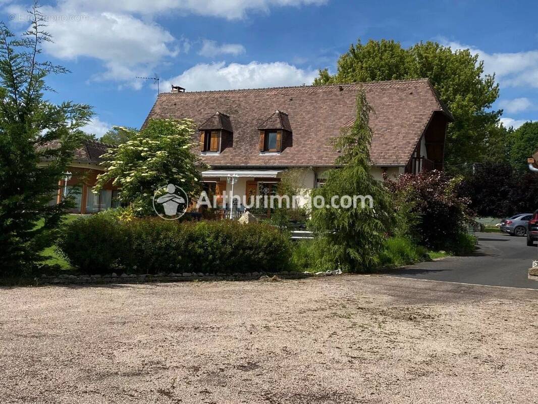 Maison à PONT-L'EVEQUE