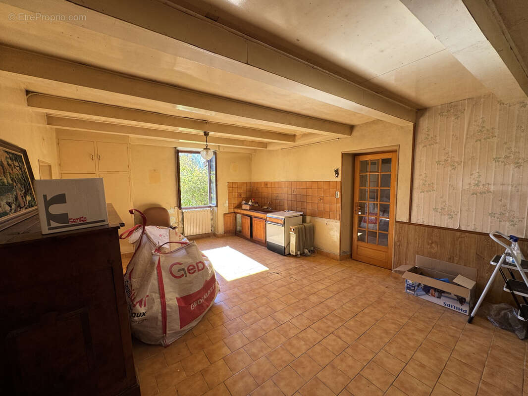 Maison à BARBEZIEUX-SAINT-HILAIRE