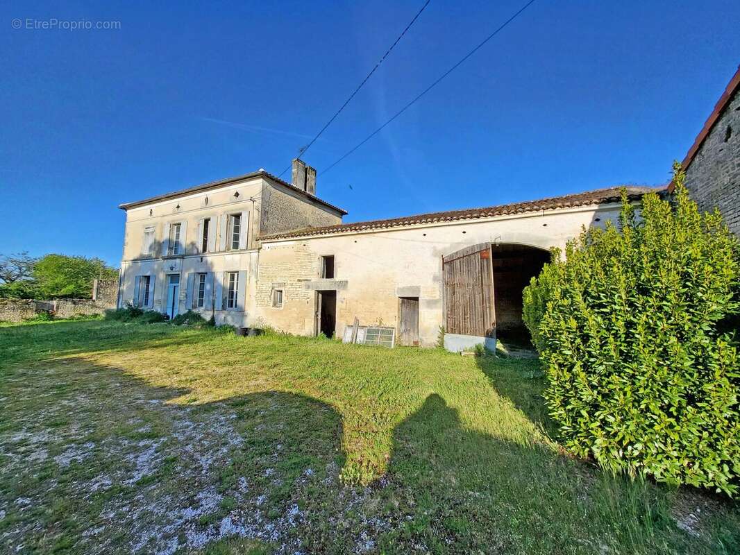 Maison à COURBILLAC