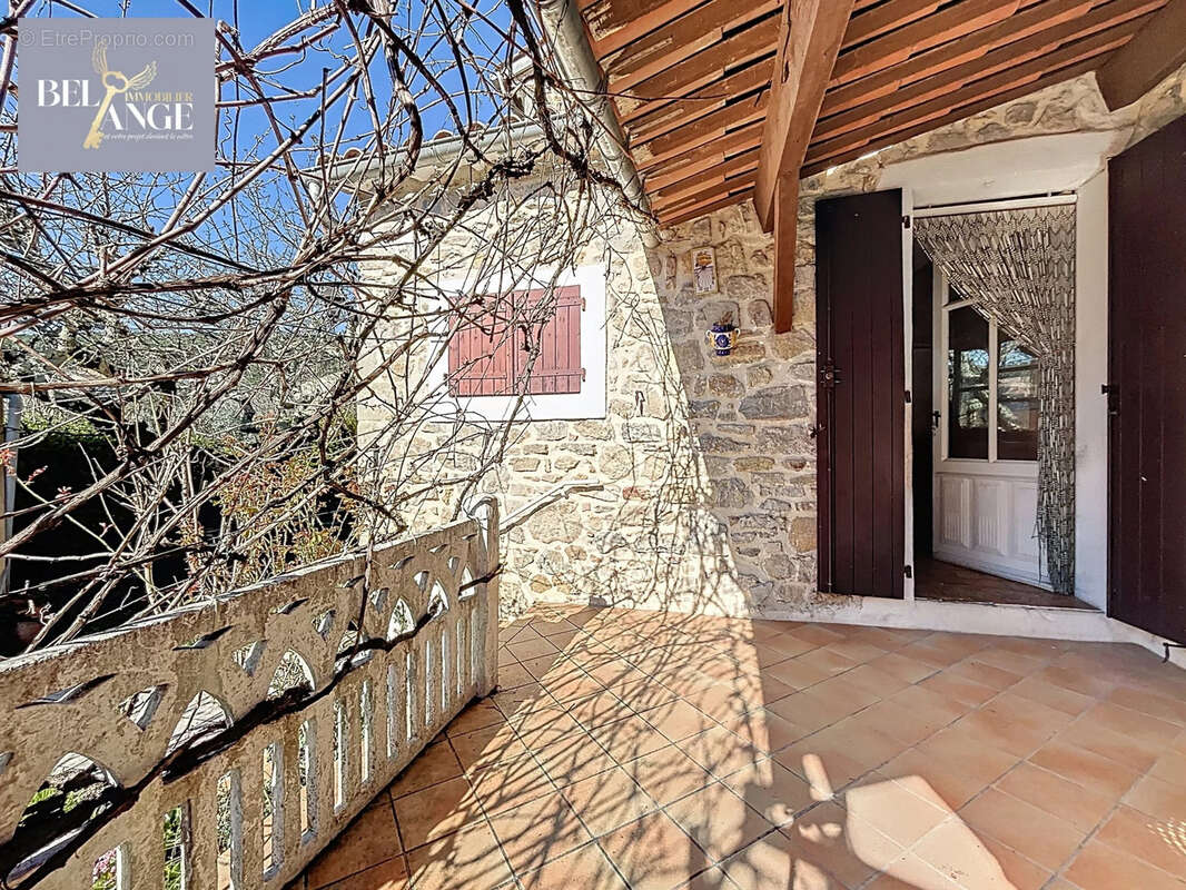 Maison à SAINT-PAUL-LE-JEUNE