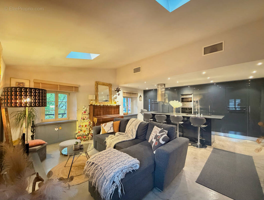 Appartement à MOUANS-SARTOUX