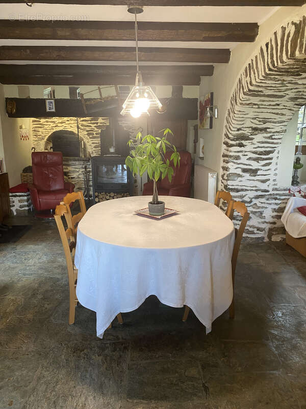 Maison à LE COLLET-DE-DEZE