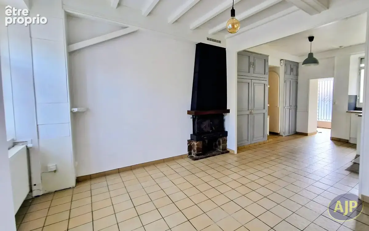 Immeuble avec 3 appartements Clisson centre - photo 2