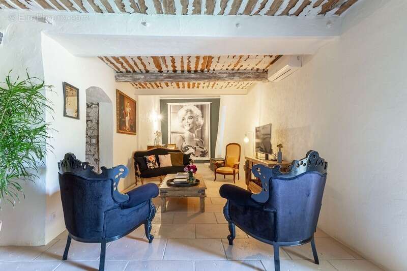 Maison de caractère (près de 320 m2, 5 chambres) avec cour intérieure, piscine & appartement indépendant (près de 135 m2, 2 cham - photo 15