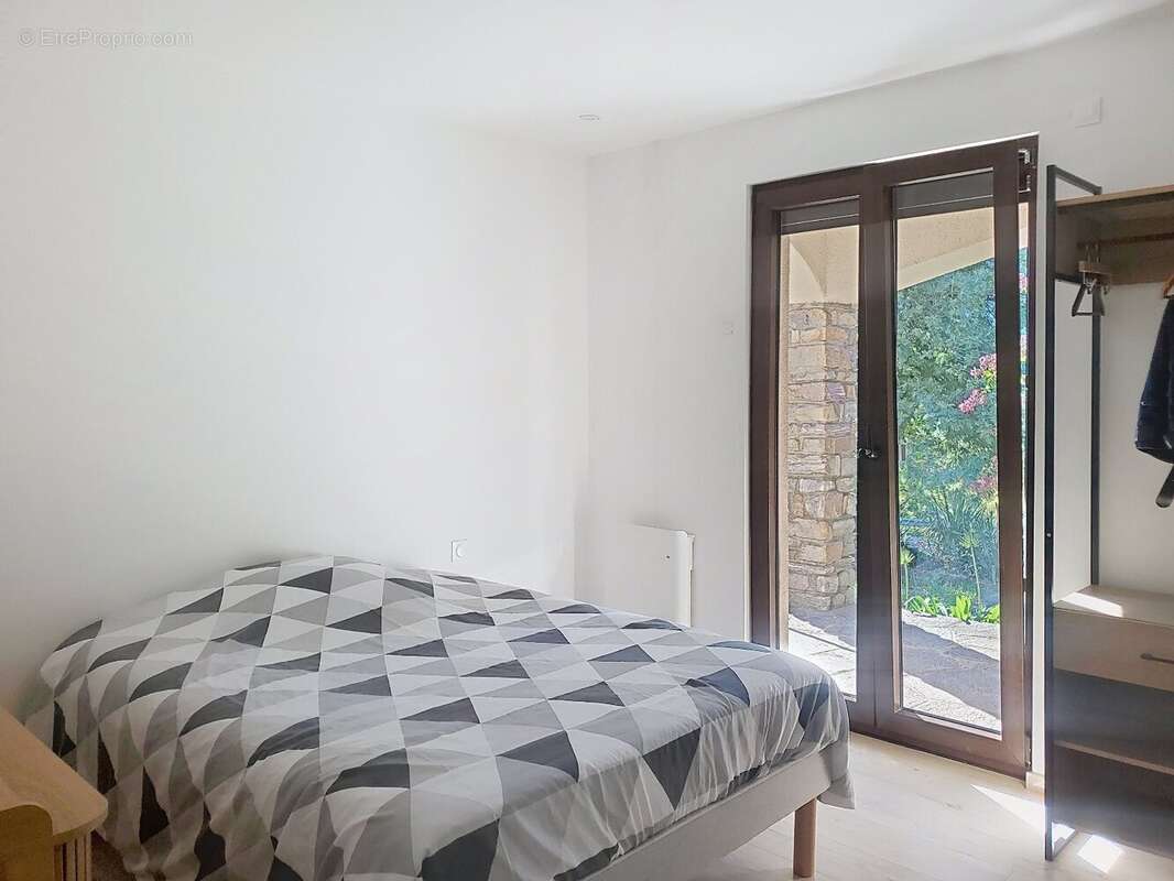 Maison à COLOMBIERES-SUR-ORB