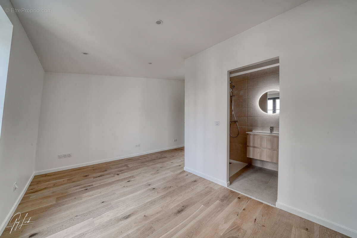 Appartement à SURESNES