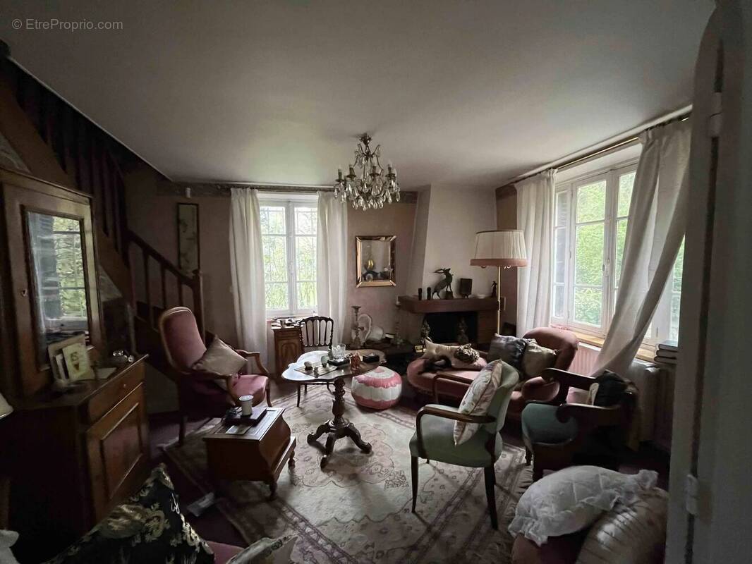 Maison à DAMPIERRE-EN-YVELINES