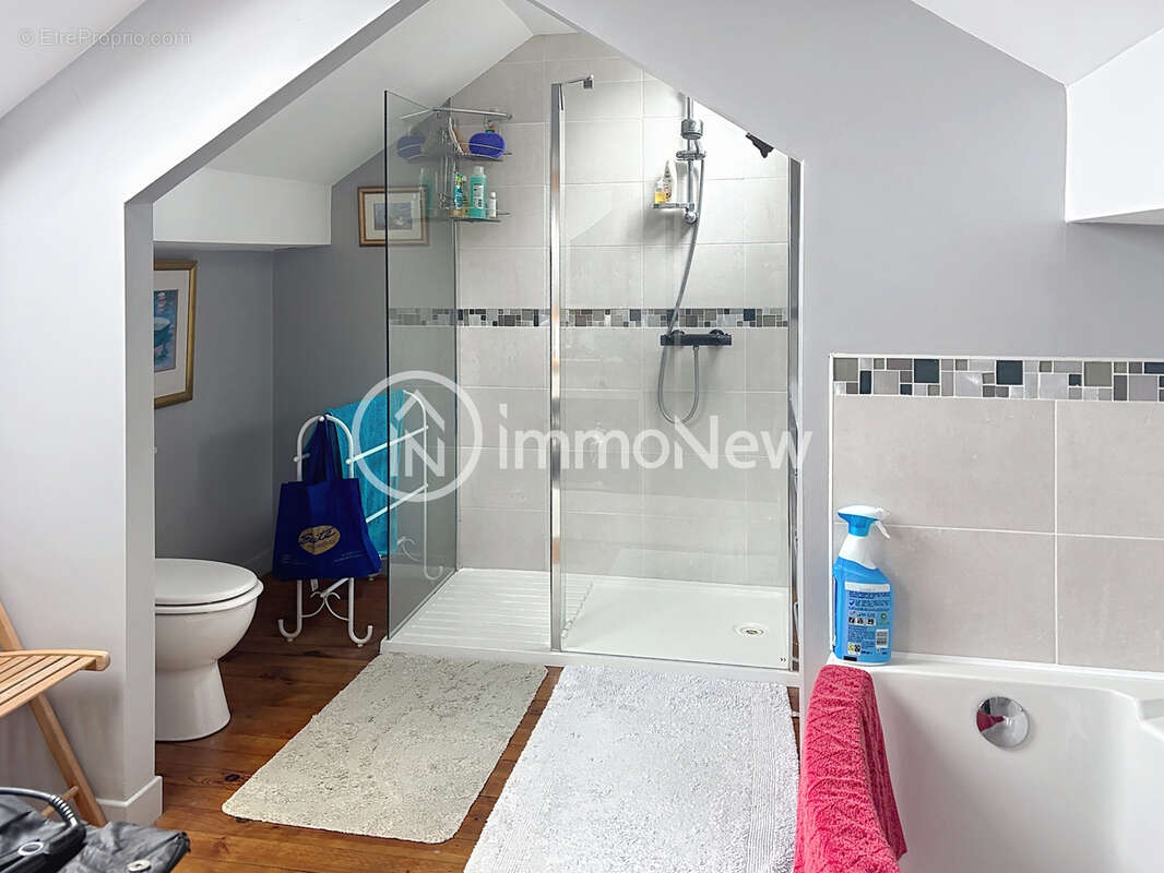 Belle maison de ville 70 m2 sur terrain 495 m2 dans centre ville a 200 metres des commerces - photo 8