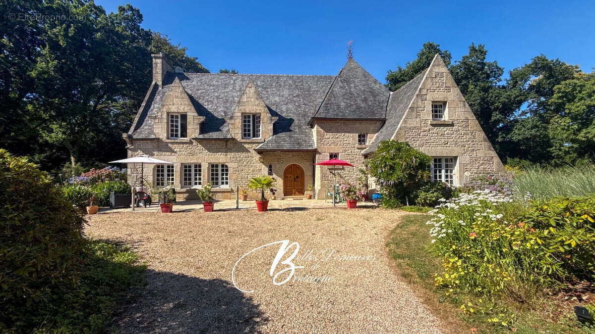 A vendre belle demeure sur plus d'un hectare avec piscine à 10 minutes de Morlaix, Finistère - photo 2
