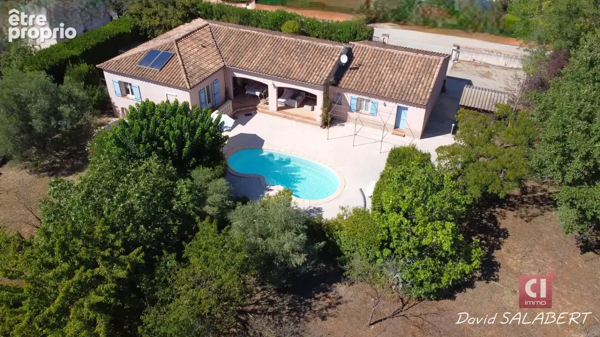 Garéoult -Villa à vendre de plain-pied avec piscine, studio et double garage - photo 2