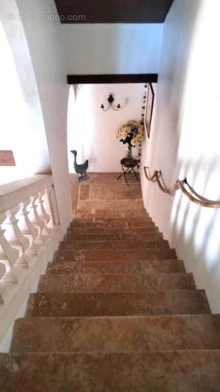 ESCALIER - Maison à LIZANT