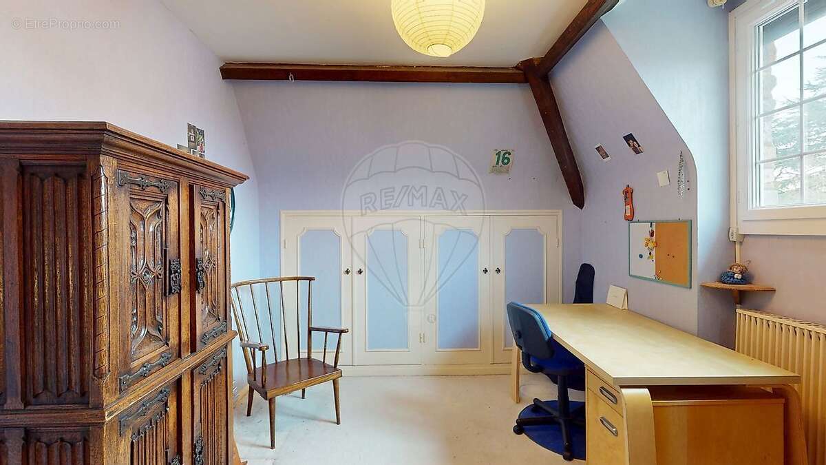 Maison à SAINT-PRYVE-SAINT-MESMIN