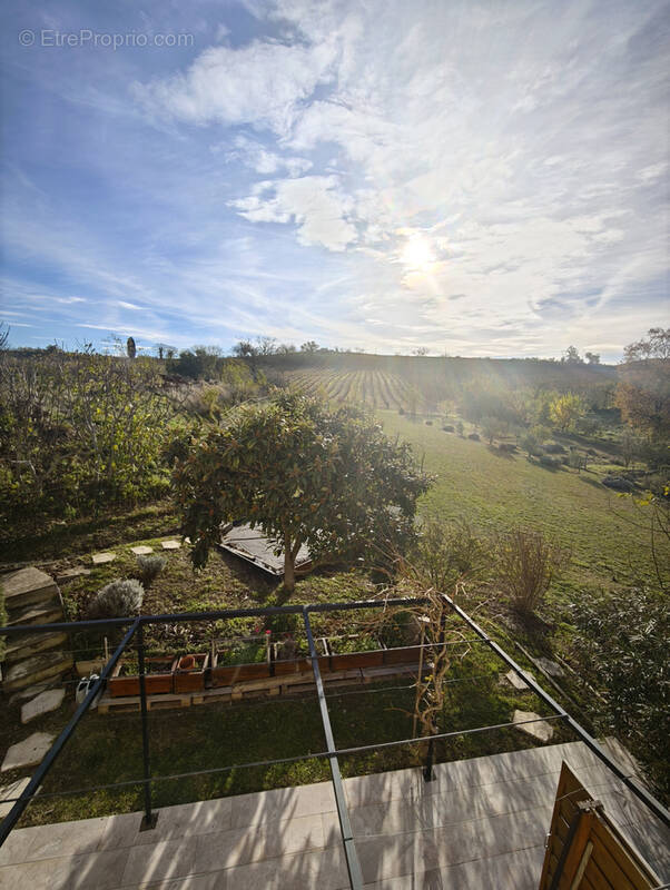 Maison à VILLENEUVE-LES-MONTREAL