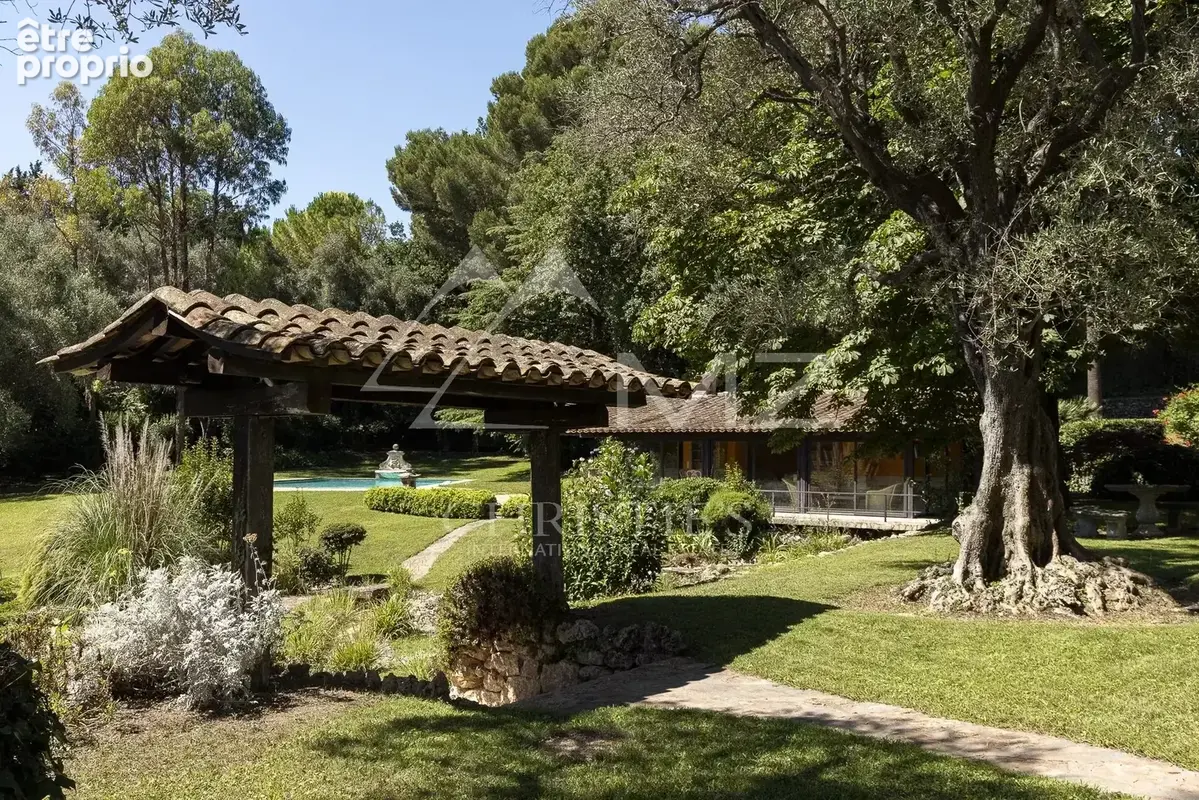Mougins - Elegante et unique demeure au vieux village - photo 9