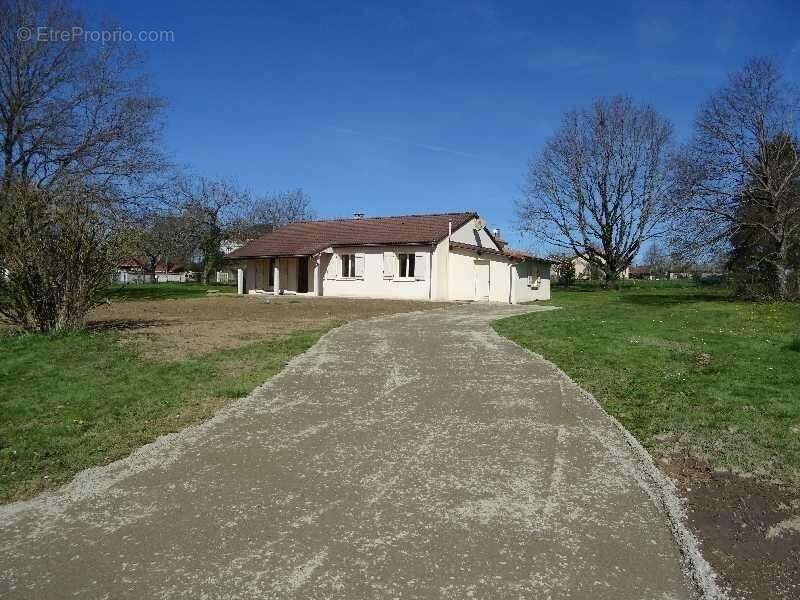 Maison à VERNEUIL-SUR-VIENNE