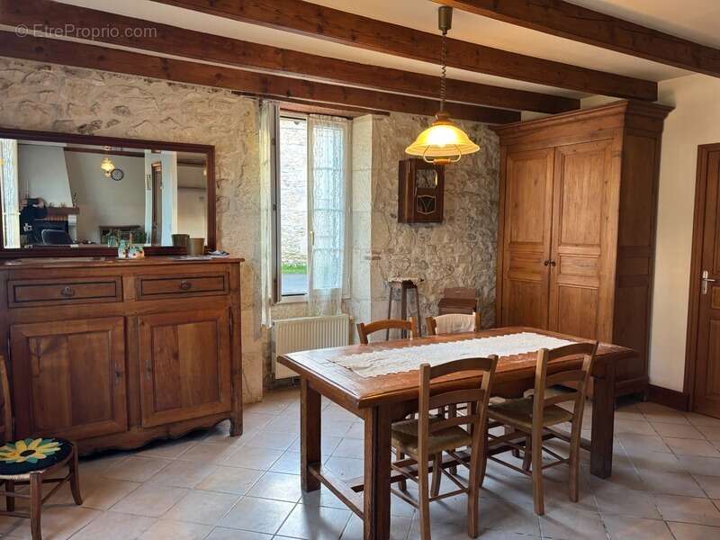 Maison à SIGOULES