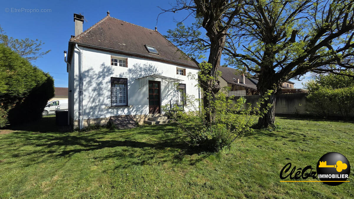 Maison à LAYS-SUR-LE-DOUBS