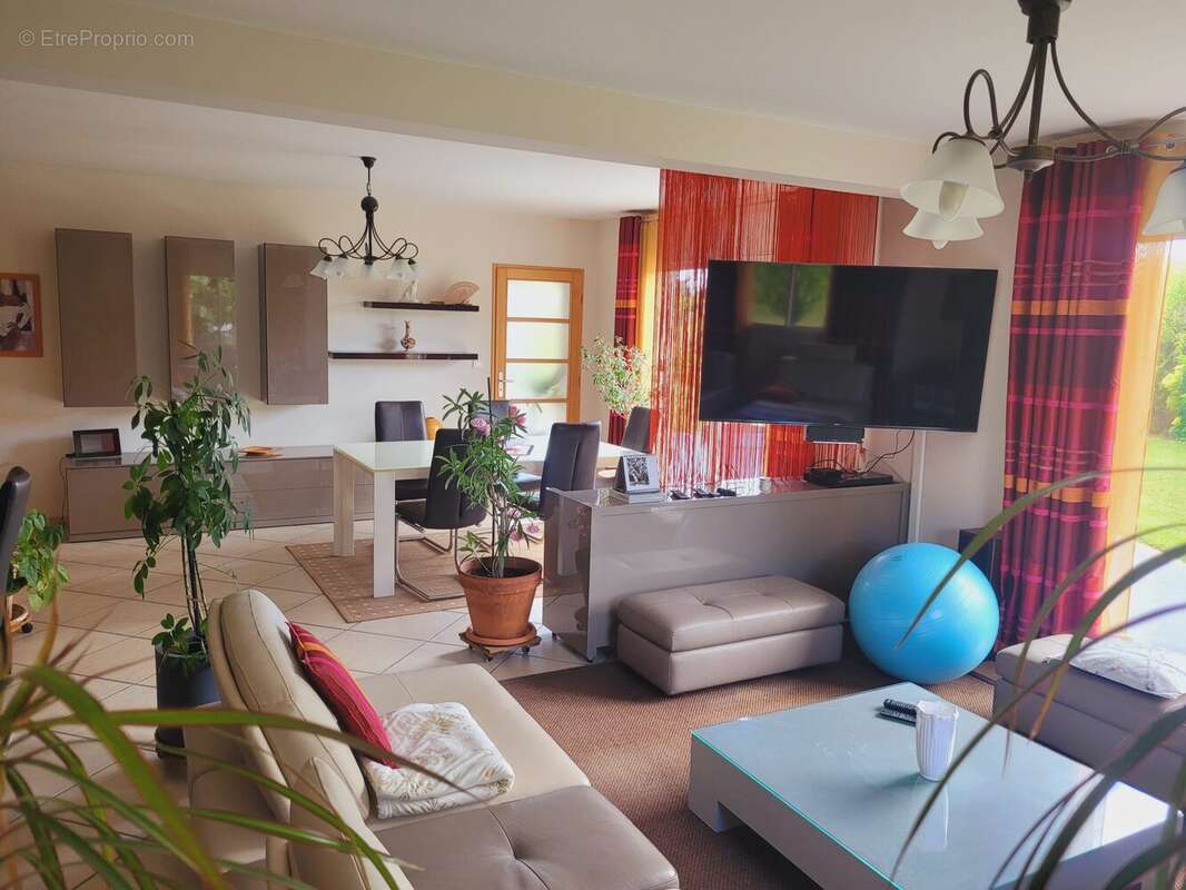 Maison 285 m² à Vironvay  - photo 3