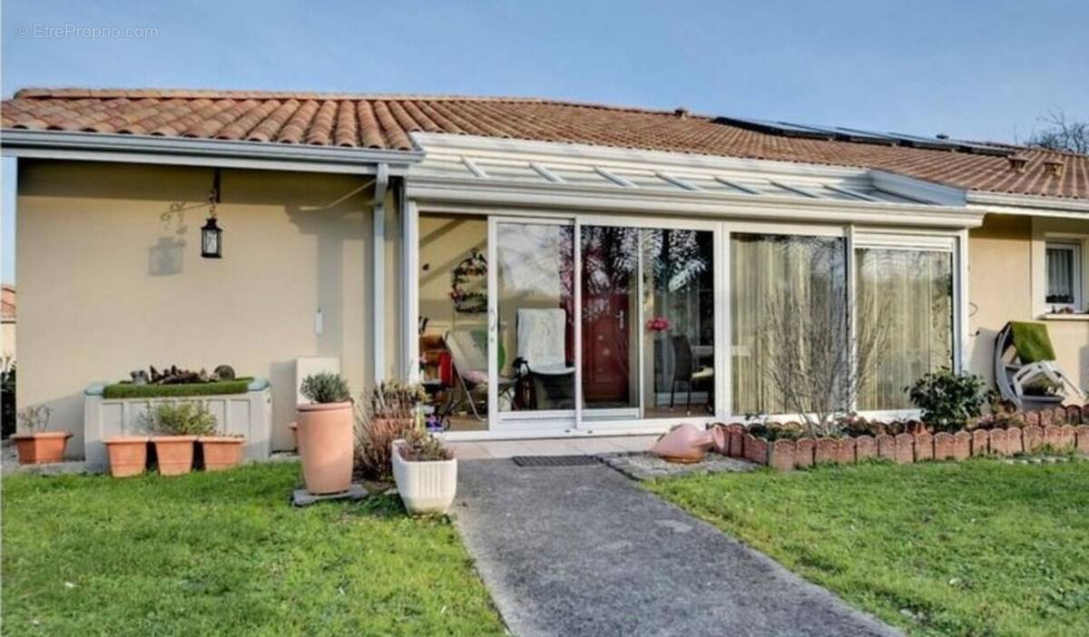 Appartement à SALLES-SUR-MER