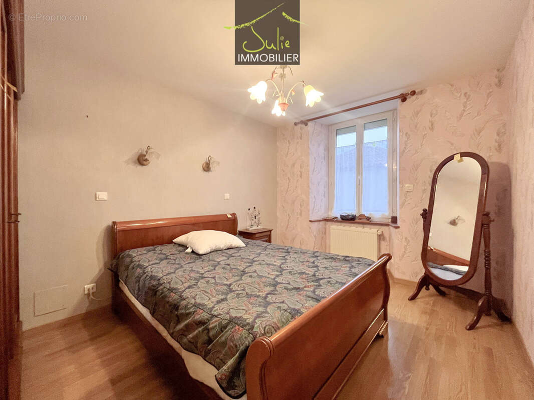 Maison à NUEIL-LES-AUBIERS