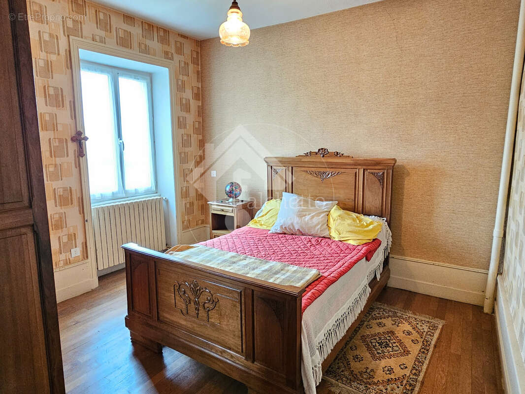 Maison à SAINT-PIERRE-LAVAL