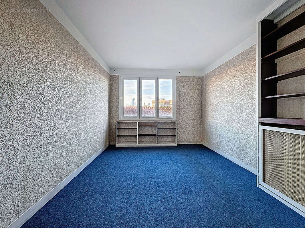 Appartement à SURESNES