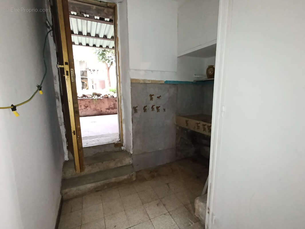 Commerce à MARSEILLE-10E