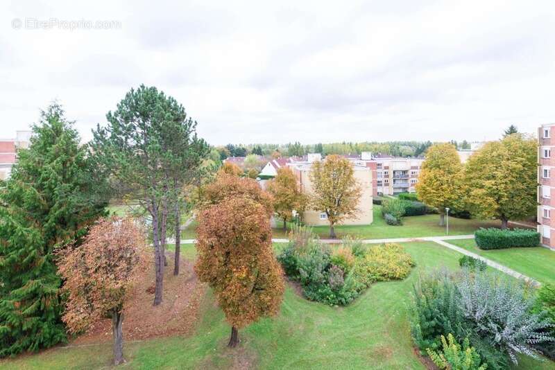 Appartement à EZANVILLE