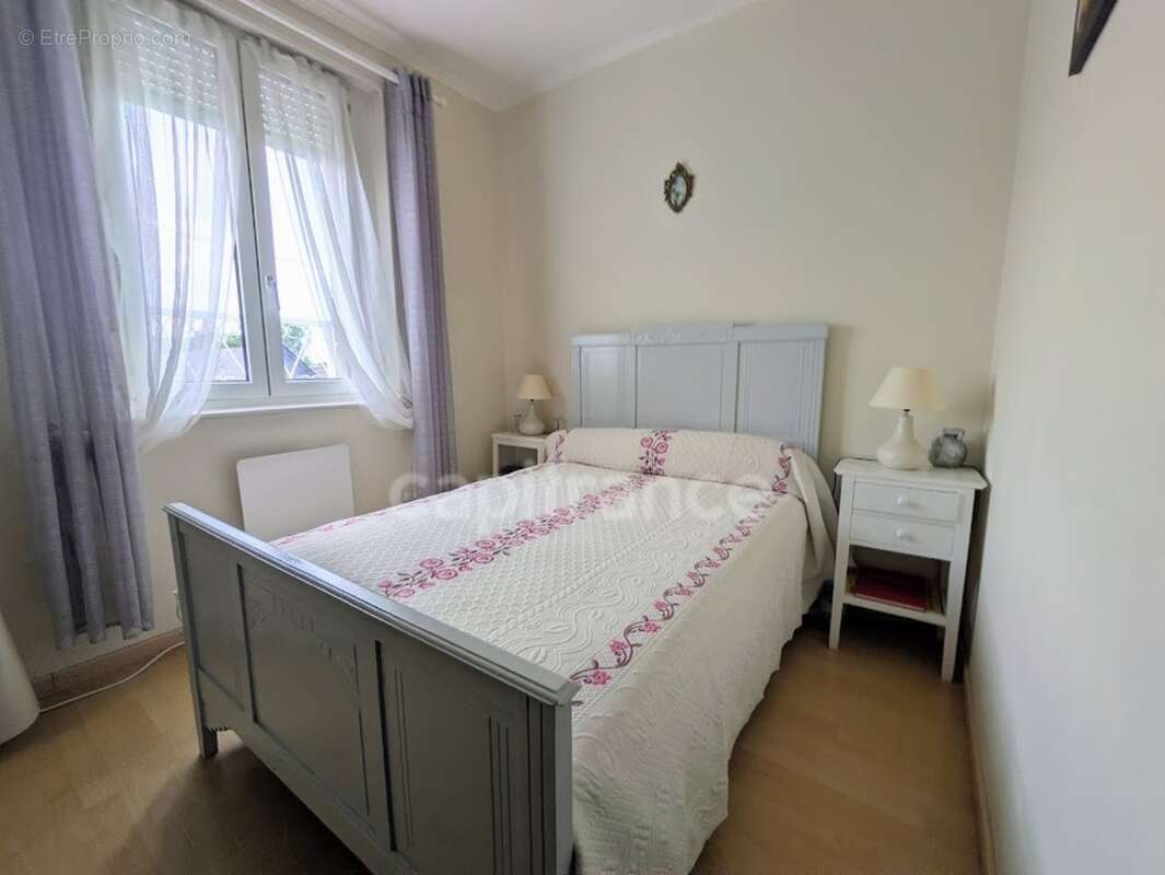 Exclusivité : Elégante maison bourgeoise de caractère de 81m2 avec dépendances et jardin clos, terrain de 698m2 - Secteur AUMALE - photo 5