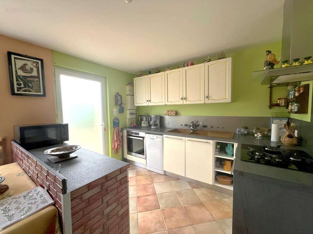 Maison 61 m² à Saint-Michel-Chef-Chef  - photo 2