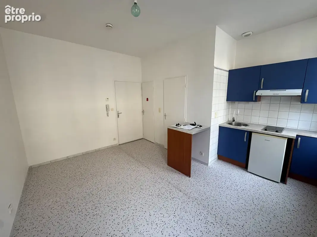 Centre-Ville à 20m des Thermes - Studio 18m² en bon état - photo 2