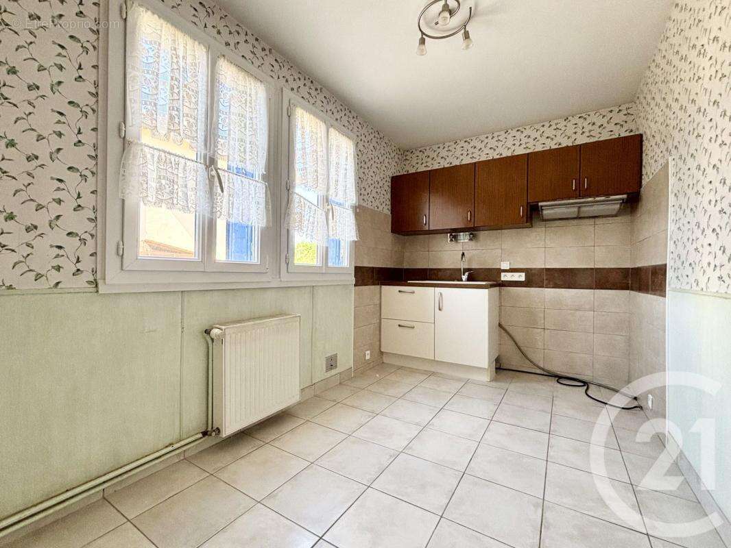 Maison 86 m² à Limoges  - photo 6