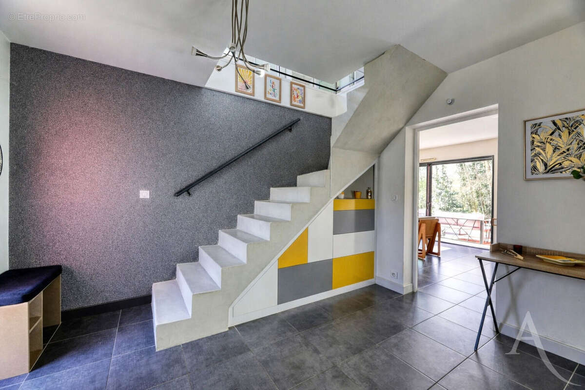 Maison Montaigu - photo 5