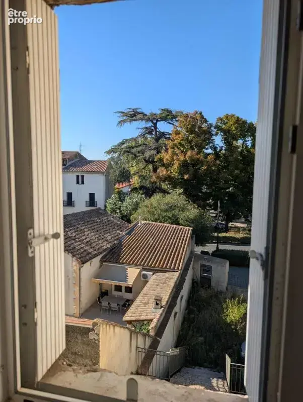 PÉZENAS — Appartement dernier étage, proche Cours Jean Jaurès - photo 2