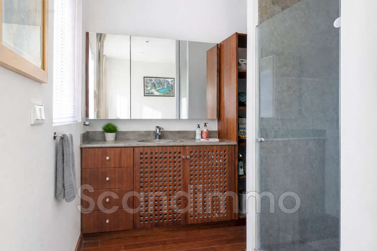 Appartement à MARSEILLE-7E