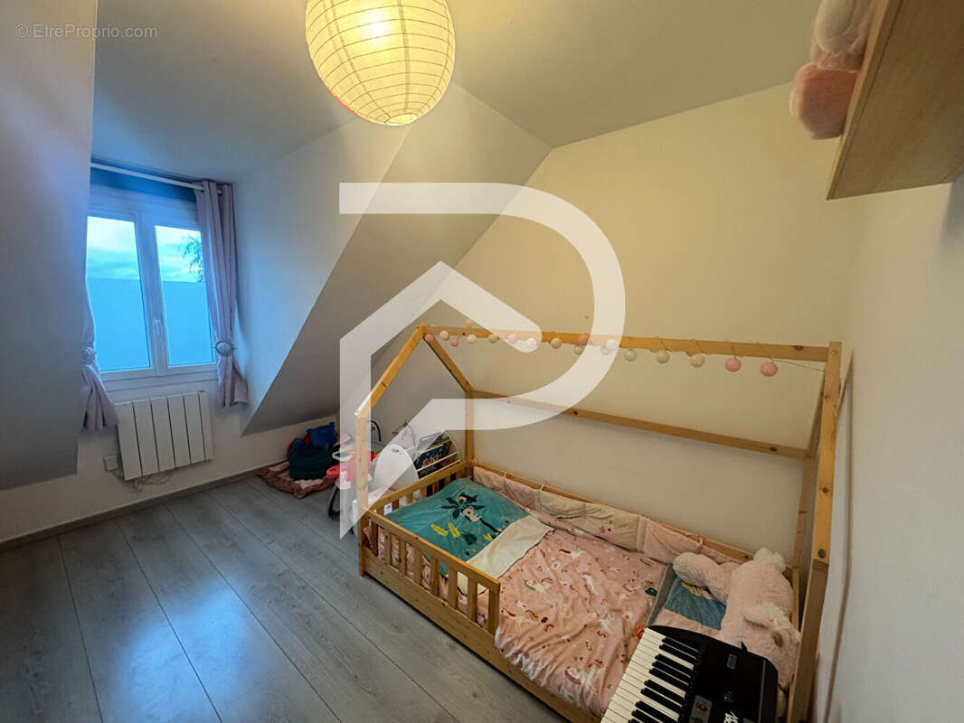 Maison à MEZIERES-SUR-SEINE