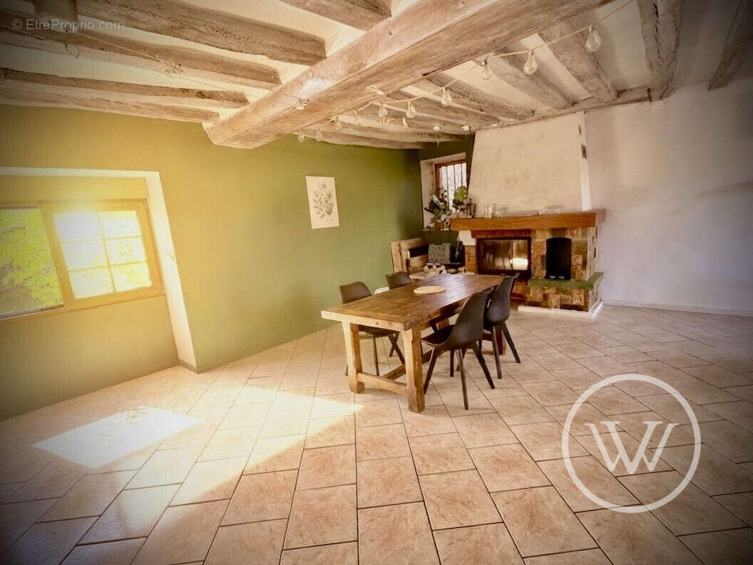 Maison 137 m² à Saint-Christophe-Du-Jambet  - photo 6