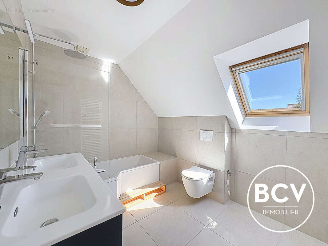 Maison à LE COUDRAY