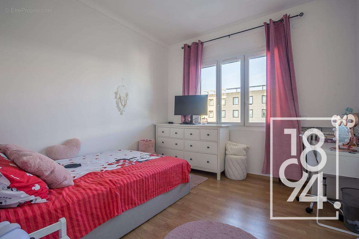 Appartement à MARSEILLE-1E