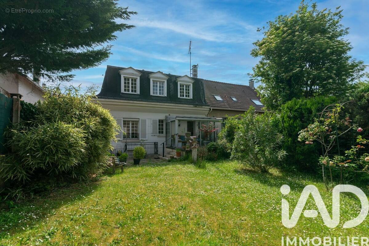 Photo 1 - Maison à LIVRY-GARGAN
