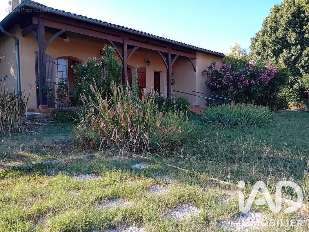 Maison 100 m² à Caussade  - photo 4
