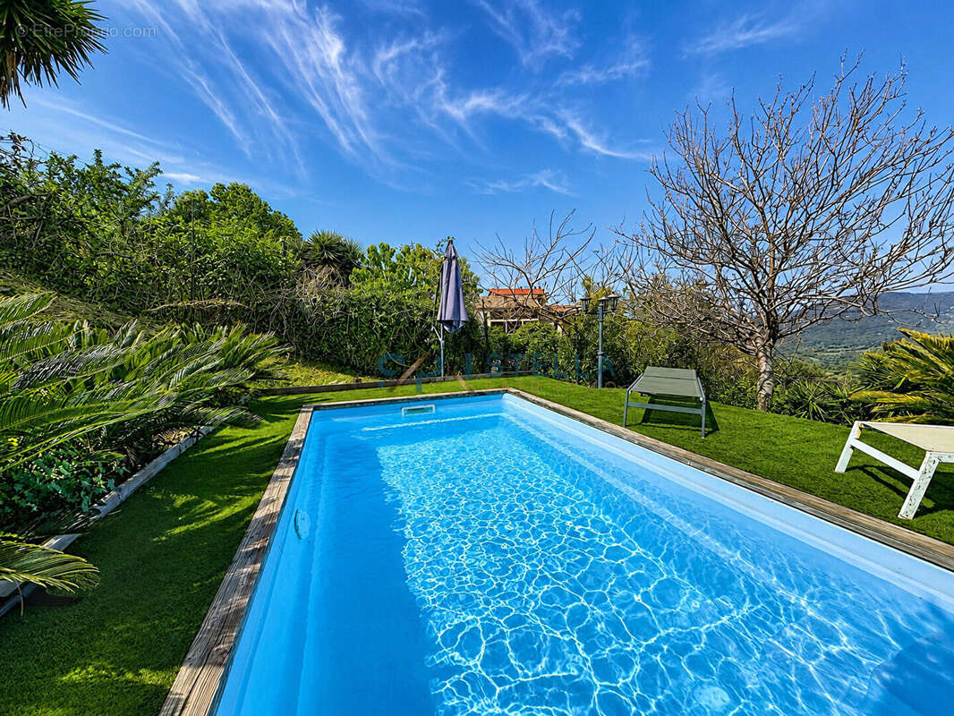 Maison T3 avec une dépendance de 26m2 et une piscine, à Sant' Andrea d'Orcino - photo 2