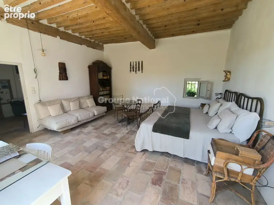 Château avec tour + annexe independante en chaumière - 237 m² - terrain 3140 m² -carpentras - photo 10