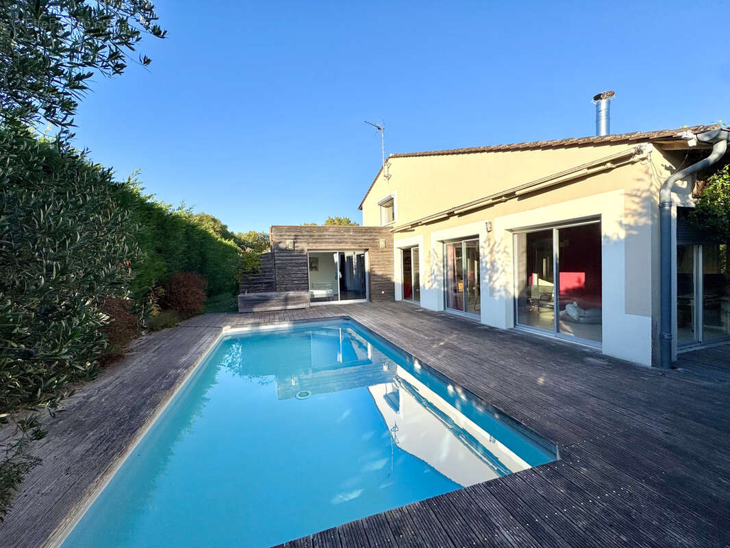 Maison à FARGUES-SAINT-HILAIRE