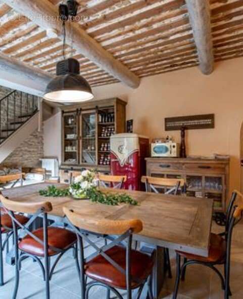 Maison à L'ISLE-SUR-LA-SORGUE