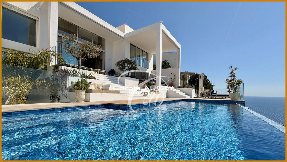 Maison à SAINT-CIERGE-LA-SERRE