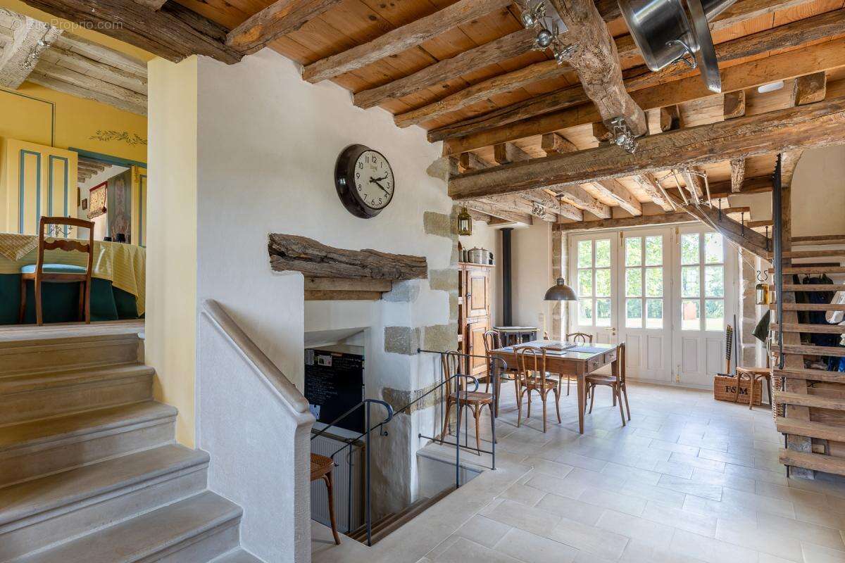 Maison à VIVIERS-LES-MONTAGNES